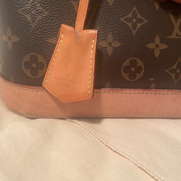 Louis Vuitton alma pm